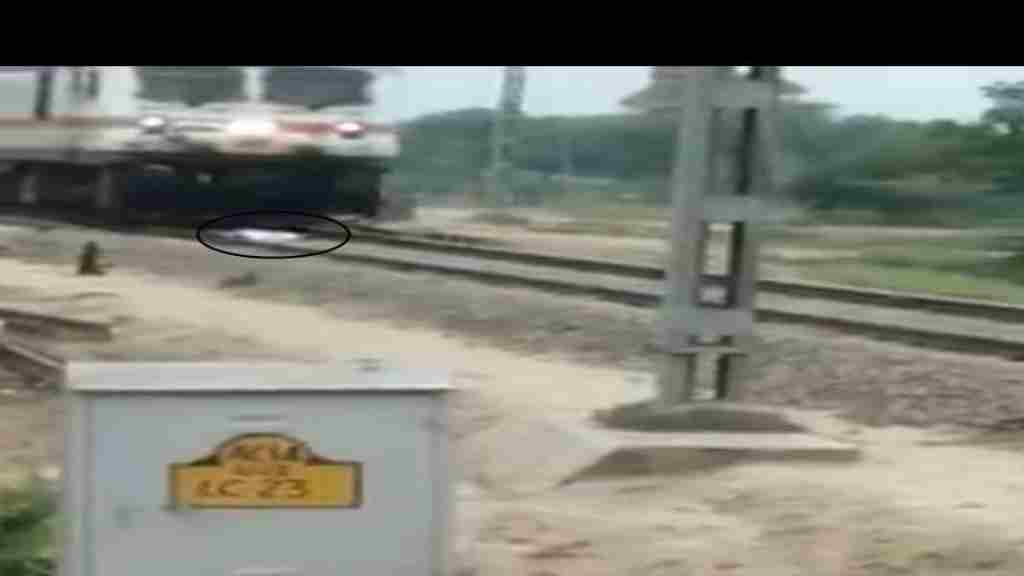 rohtak train boy viral video
